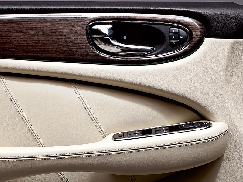 Jaguar XJ Portfolio: limitowana edycja z wysokoprężnym silnikiem