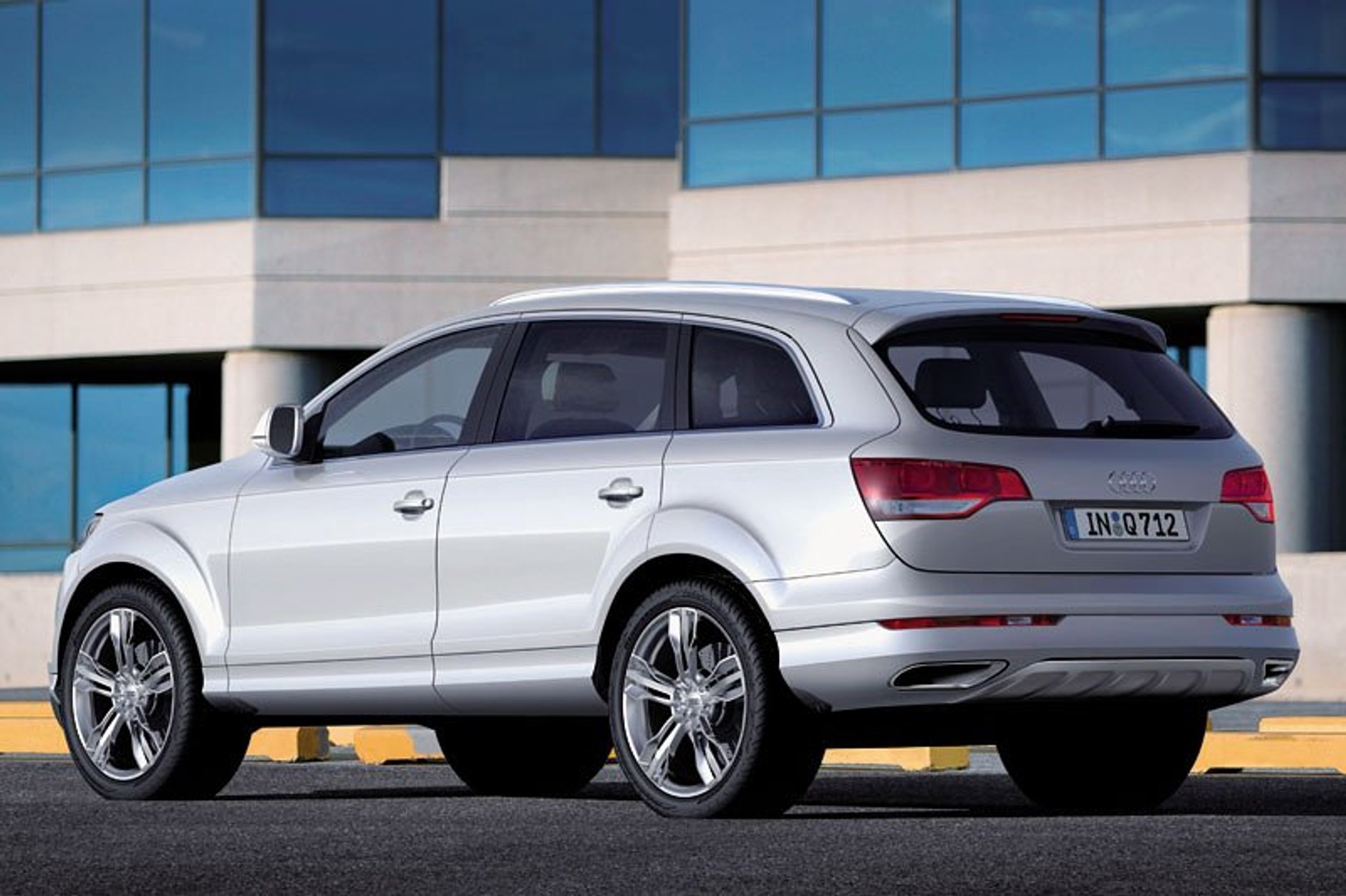 Audi Q7 V12 TDI (500 KM): z wyścigów Le Mans pod maskę Q7