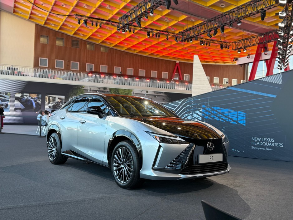 Nowy Lexus RZ
