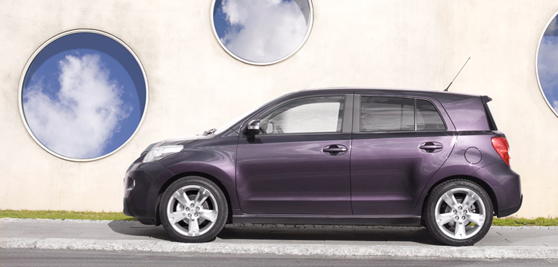 Paryż 2008: Toyota Urban Cruiser – miejski crossover z napędem 4x4 i nowym silnikiem 1,33 Dual VVT-i