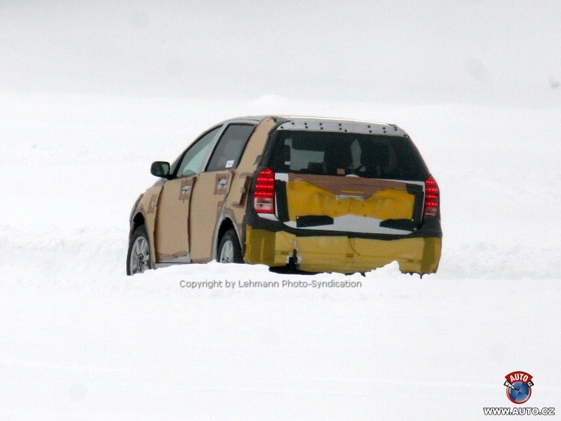Zdjęcia szpiegowskie: Nowa Toyota Corolla Verso