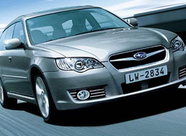 Paryż: Subaru Legacy po face liftingu