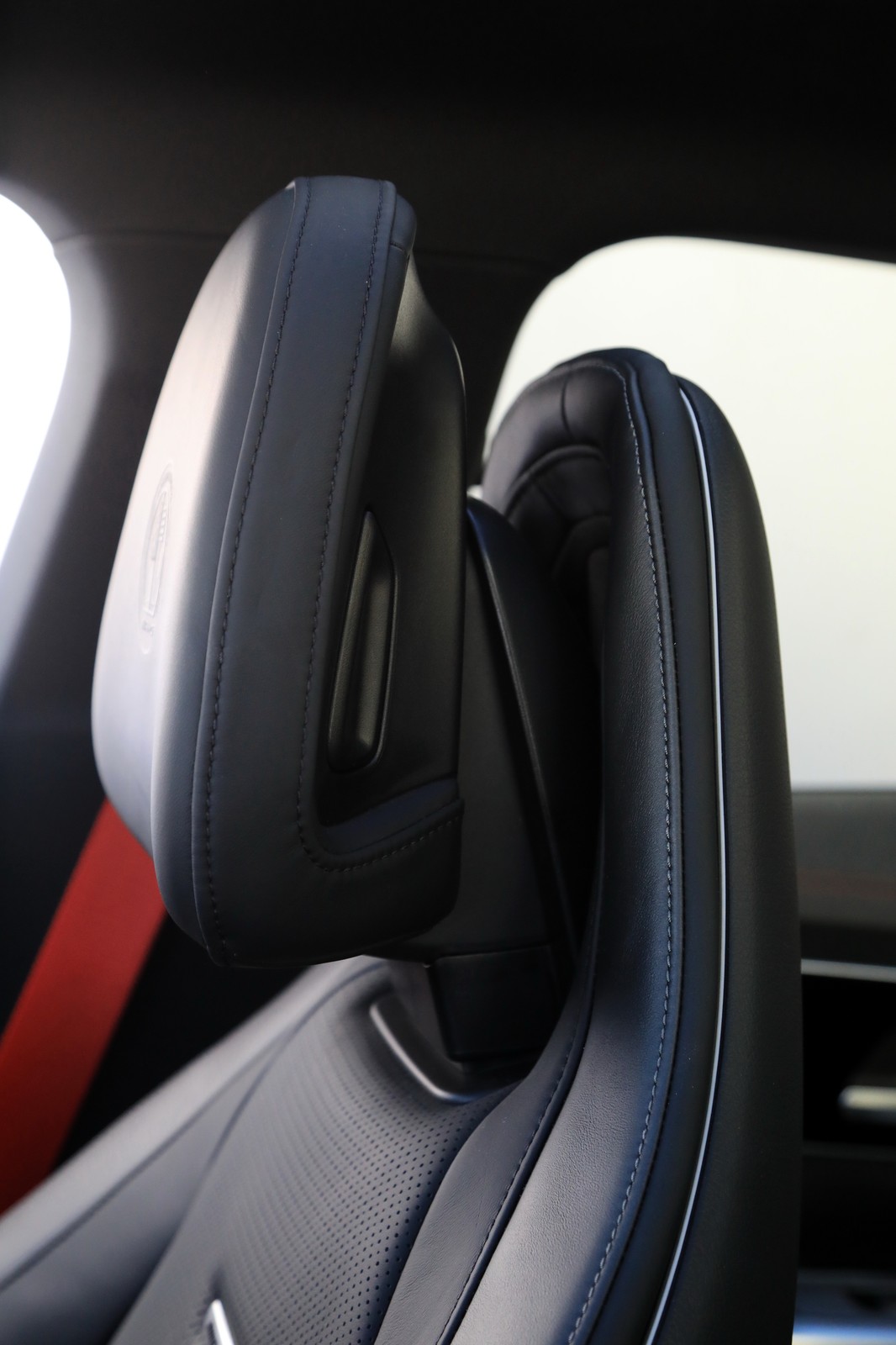 Mercedes-AMG EQE 43 4MATIC 2022 r. 1 generacja