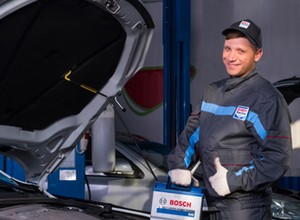 Auto z układem start-stop: jak wymienić akumulator?