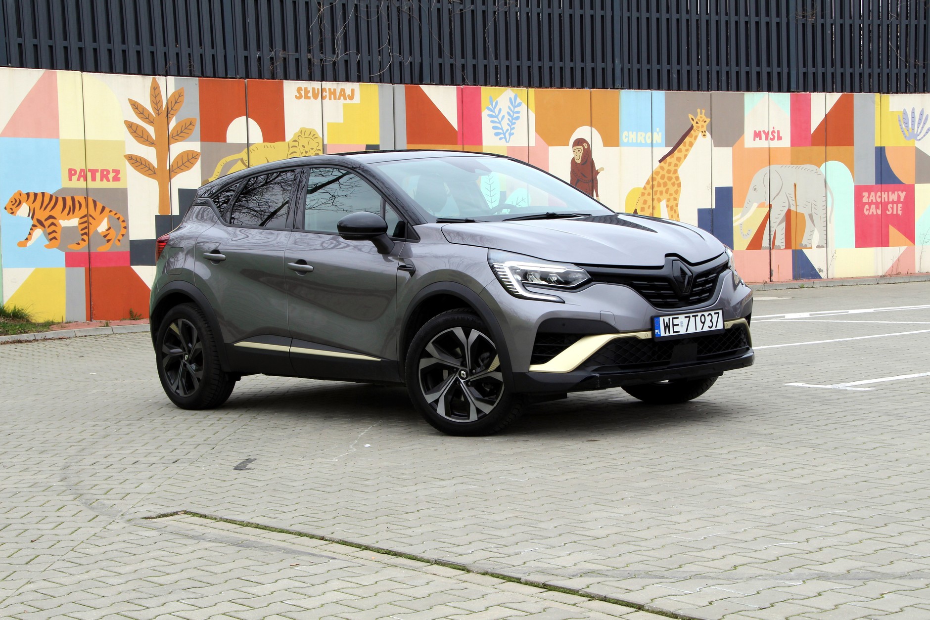 Renault Captur E-Tech full hybrid E-Tech engineered