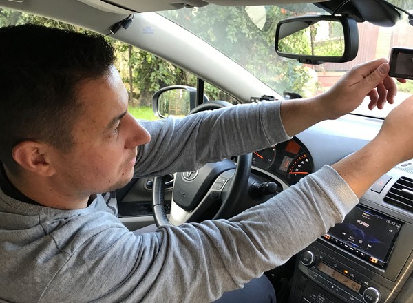 Jak wybrać dobrą kamerkę do auta?