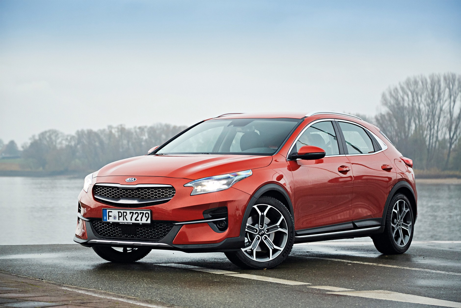 Porównanie par SUV-ów od Opla, Kii, Suzuki, Mini i BMW