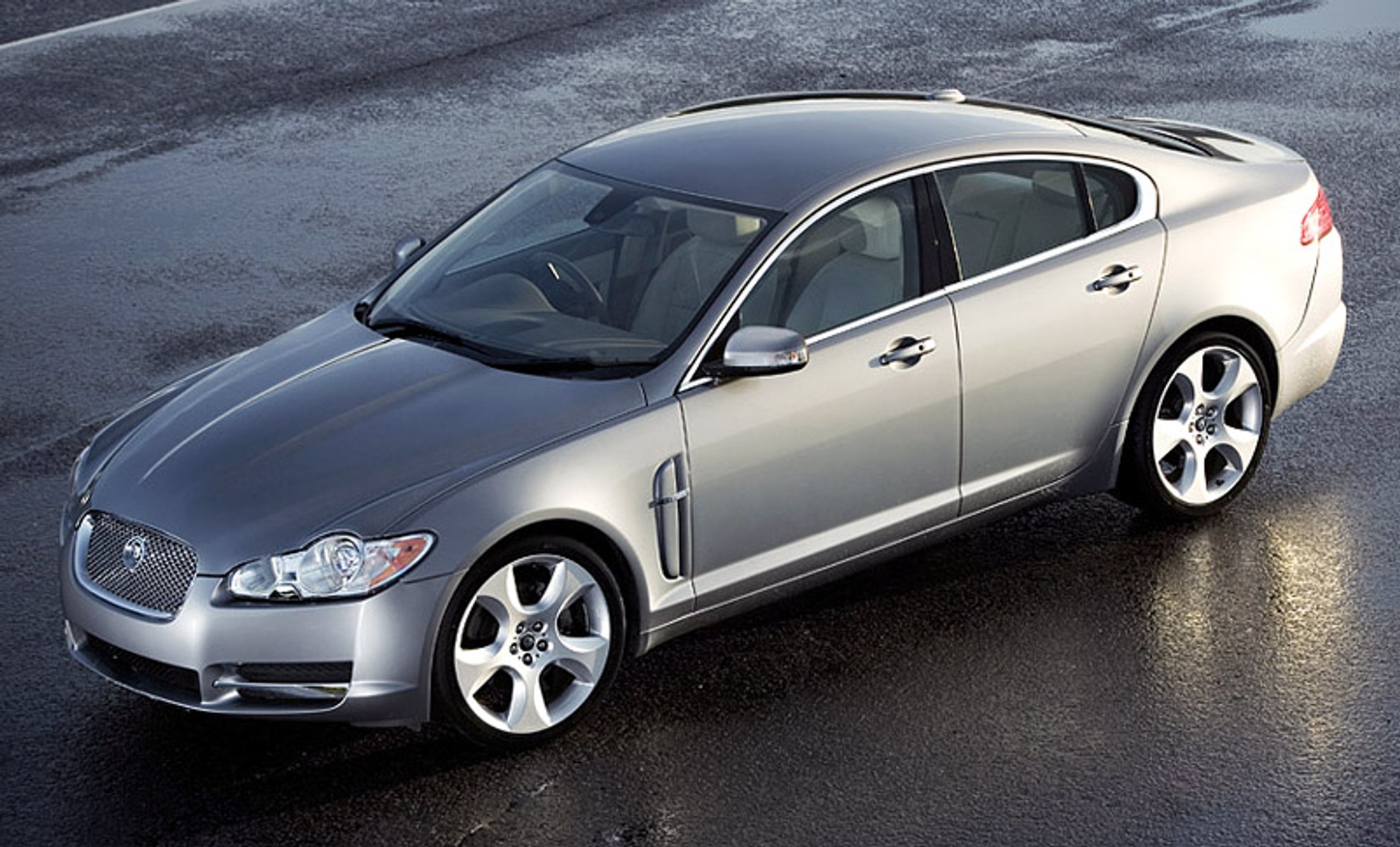 IAA Frankfurt 2007: Jaguar XF – kot ratunkowy (zdjęcia i informacje)