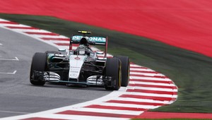 Grand Prix Austrii 2015: kraksa mistrzów, triumf Rosberga