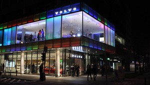 Sprzedaż aut online, czyli koniec z tradycyjnymi salonami – zostaną tylko tzw. showroomy?