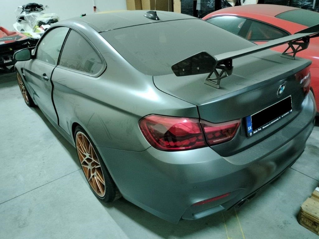 Urząd Skarbowy w Suwałkach sprzedaje suspersportowe auta