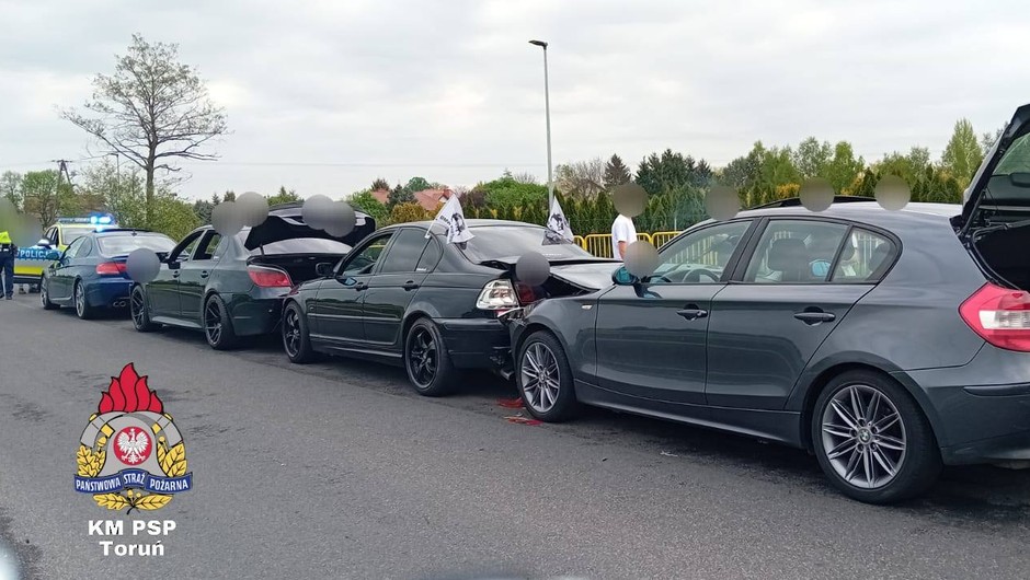 Zderzenie czterech samochodów marki BMW pod Toruniem