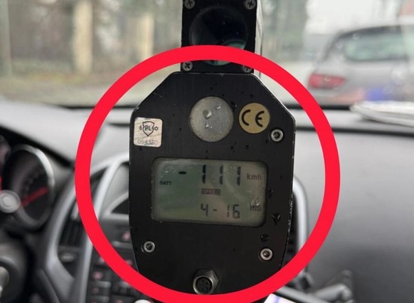 48-latka z clio została "popchnięta przez diabła". Straciła prawo jazdy i 2000 zł