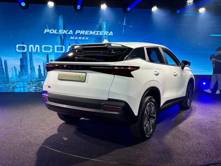 Omoda E5
