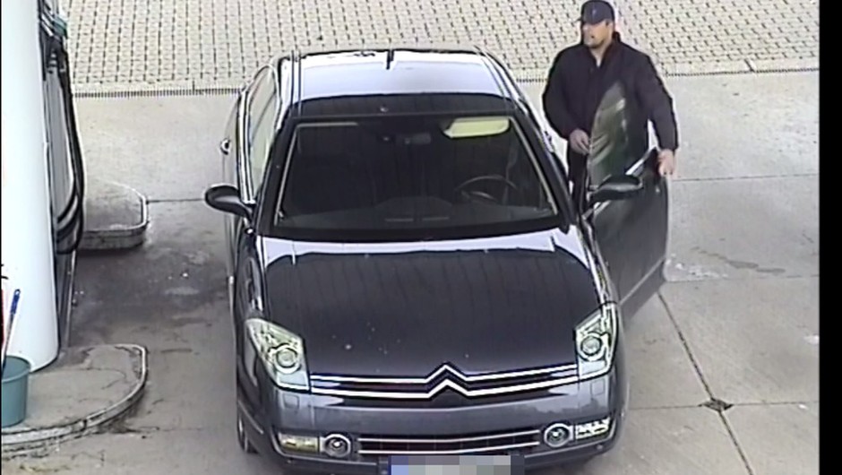 Policja szuka mężczyzny, który w Warszawie ukradł paliwo o wartości ponad 500 zł