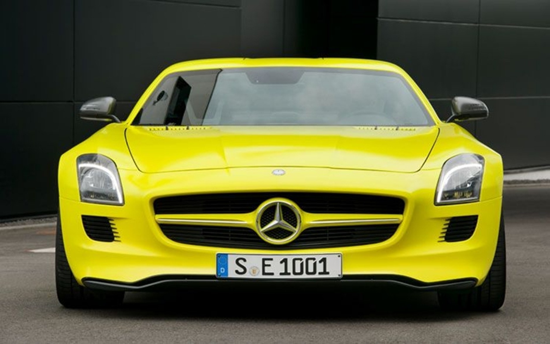 Mercedes SLS AMG E-Cell ma cztery silniki i dwie skrzynie biegów