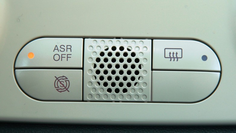 ASR - czym jest system kontroli trakcji