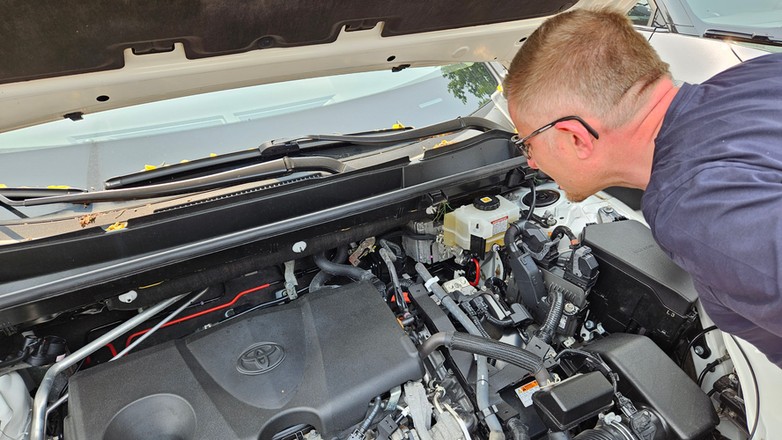 Umyta komora silnika: w tym przypadku raczej nikt nie próbował ukrywać niczego złego.