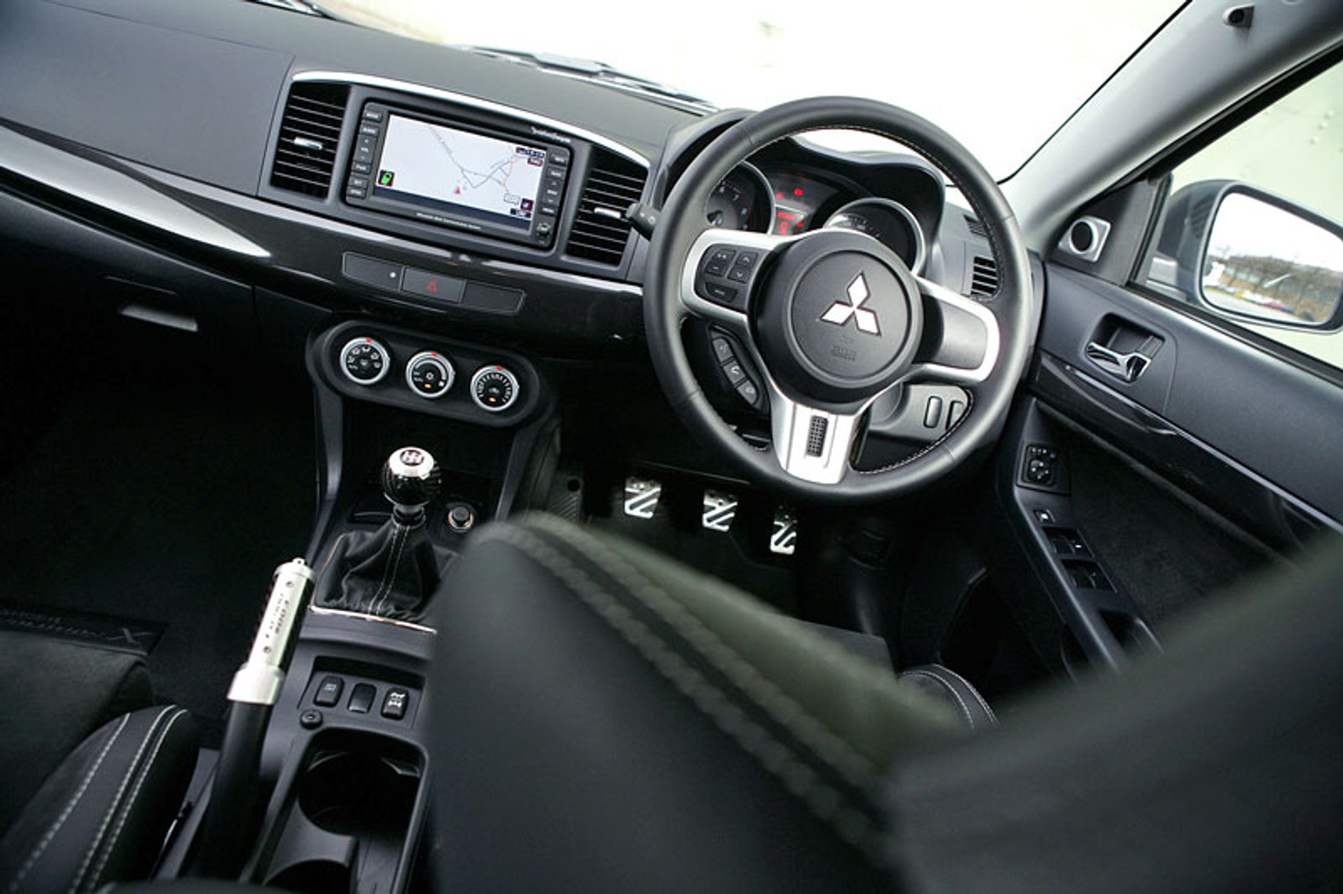 Mitsubishi Lancer Evo X FQ-400: fotogaleria