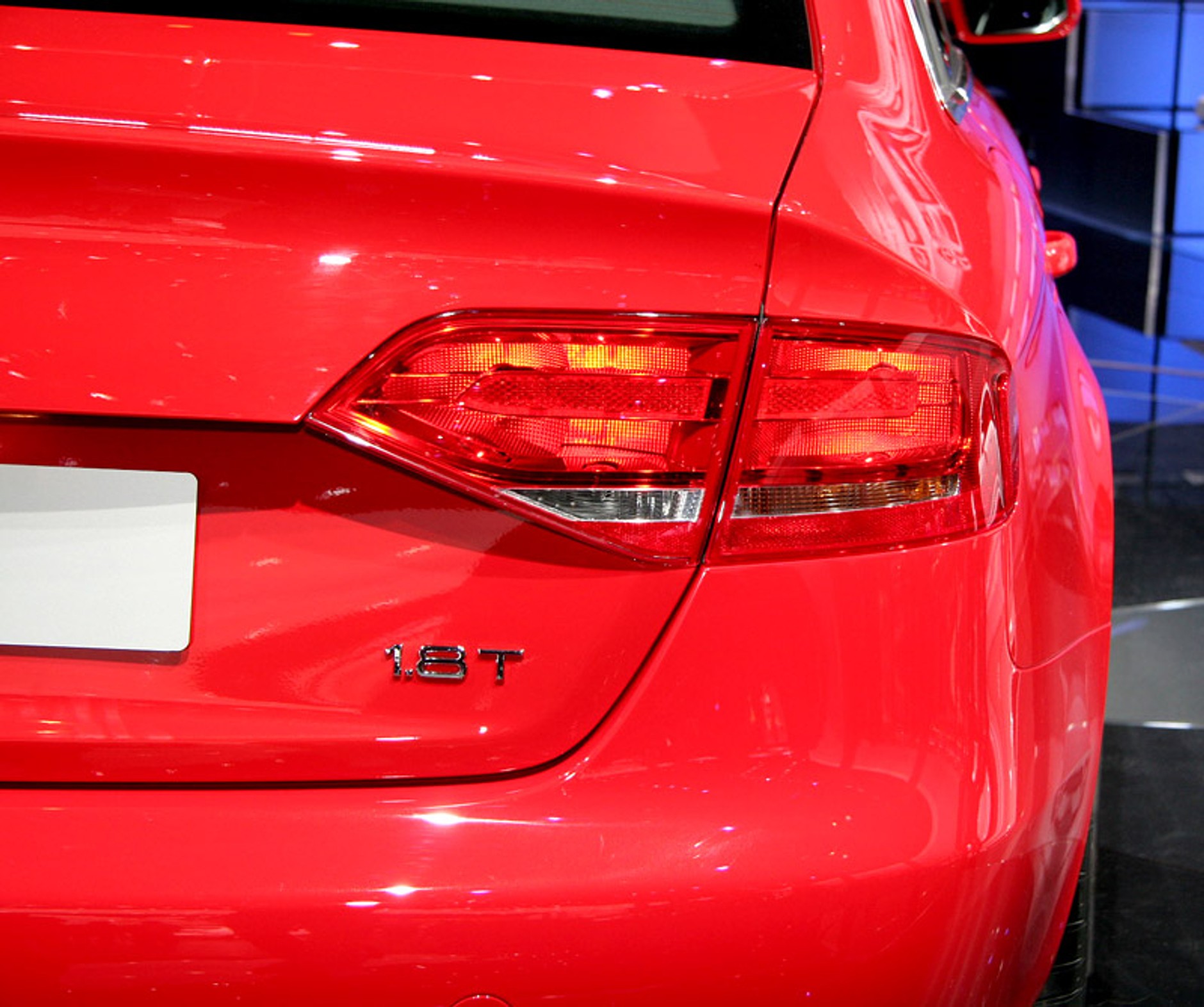 IAA Frankfurt 2007: Audi A4 – wynik pogoni za BMW 3