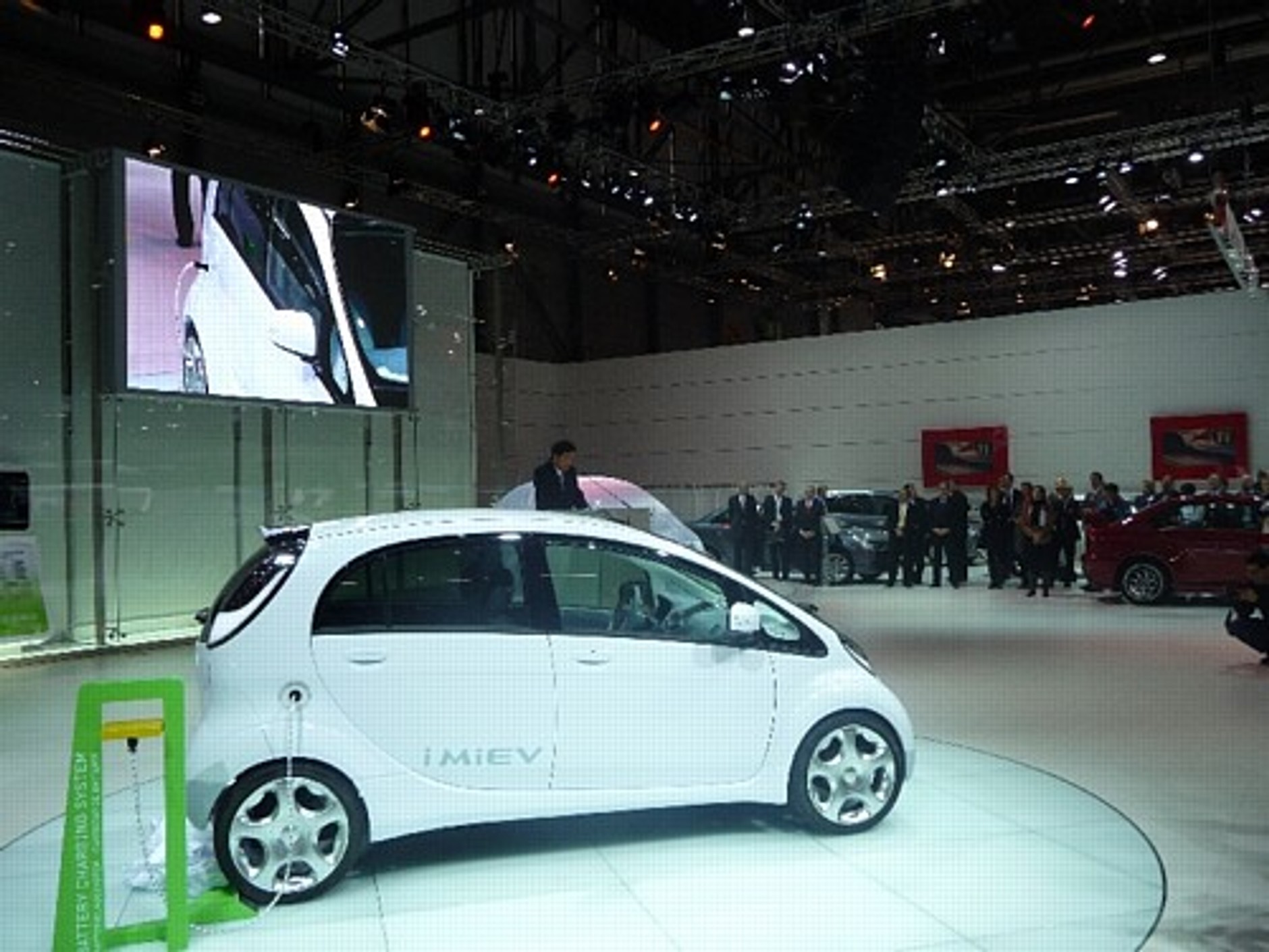 Mitsubishi i-MIEV - Elektrycznie w przyszłość