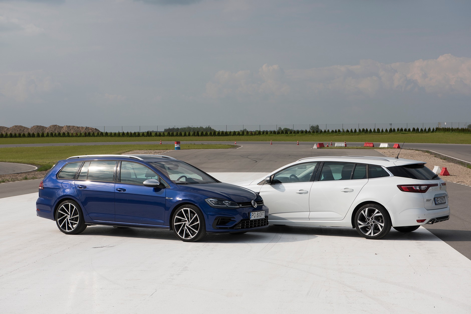 Renault Megane GT vs. VW Golf R