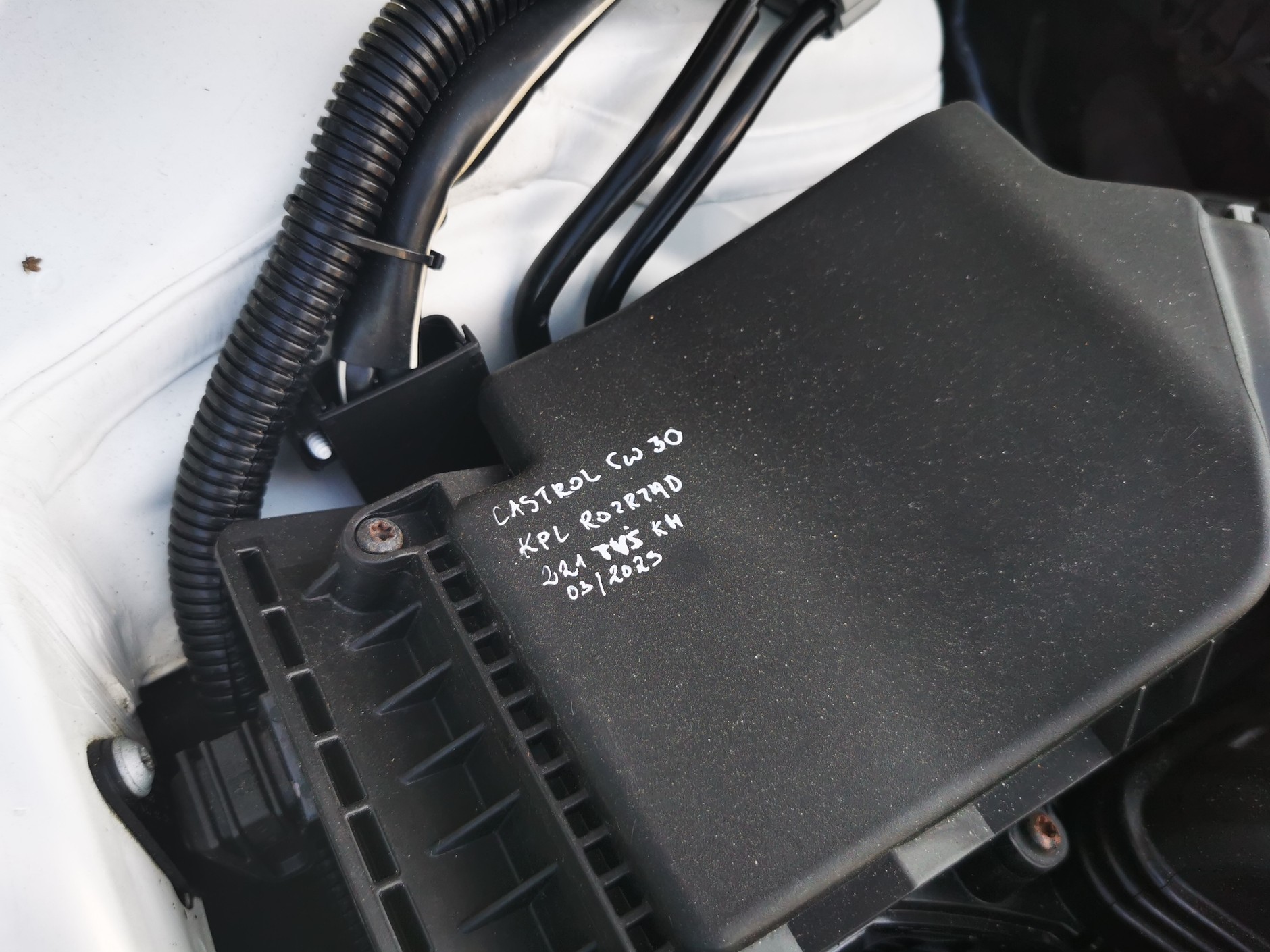 Audi A4 Avant Quattro - biały "szwed" z silnikiem benzynowym. Miły sprzedawca, ale auto pokolizyjne i podrdzewiałe