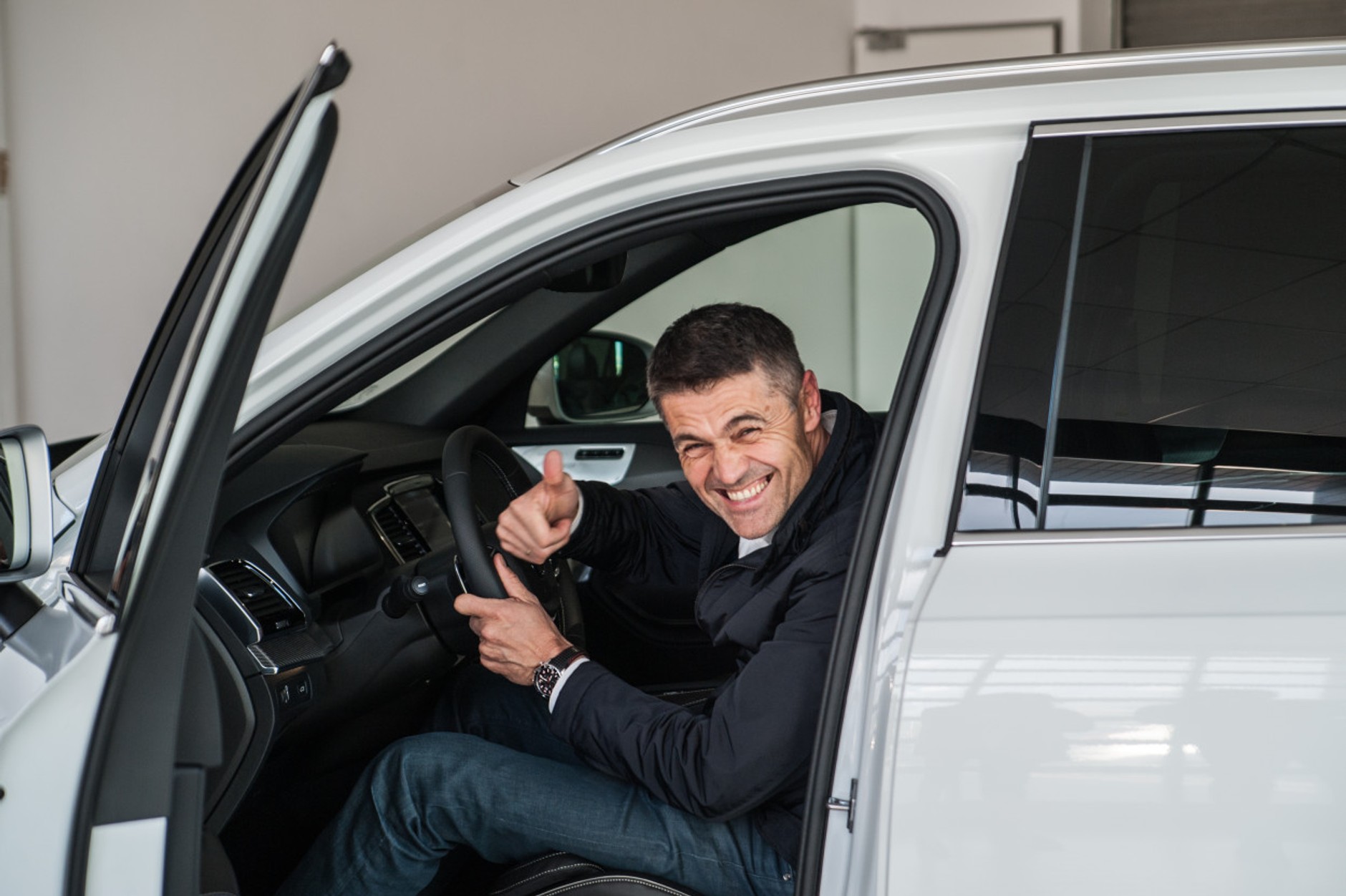 Krzysztof Hołowczyc odebrał kluczyki do Volvo XC90