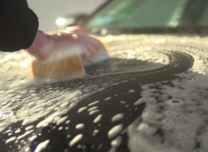 Jak wyczyścić zabrudzoną karoserię?