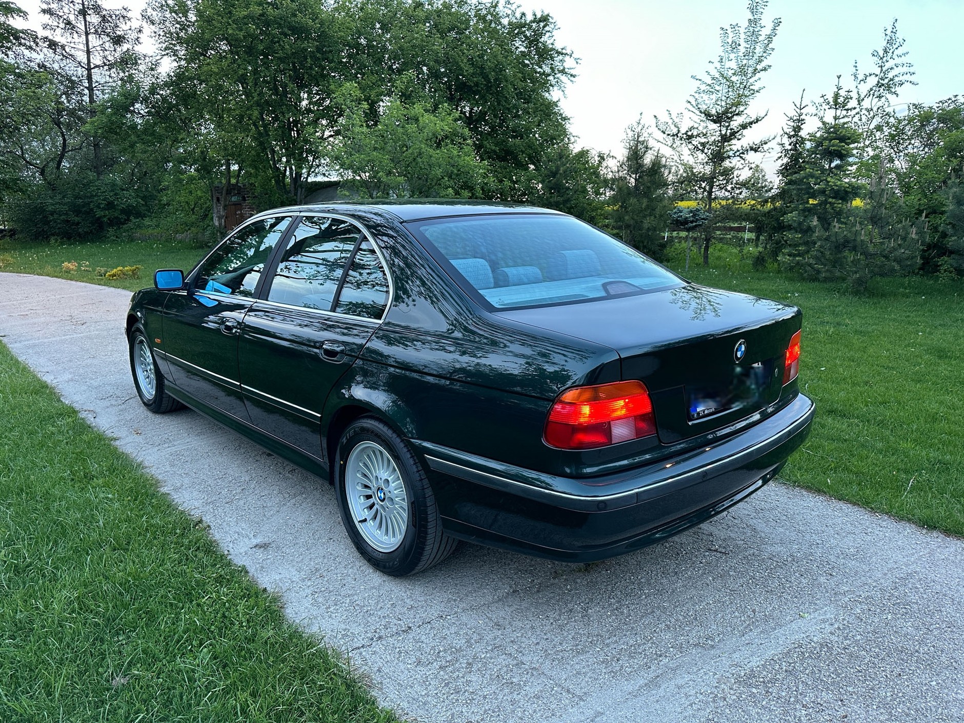 BMW E39 523i