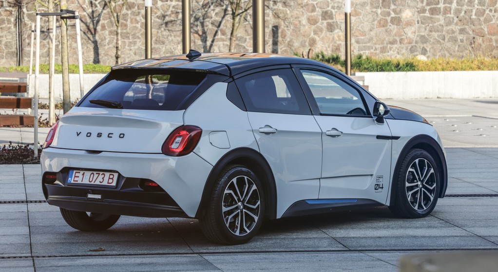 Vosco EV2 gotowe do jazdy na próbnych tablicach rejestracyjnych