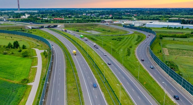 Autostrada A2 będzie poszerzana bez wstrzymywania ruchu. Trzy lub cztery pasy w każdym kierunku