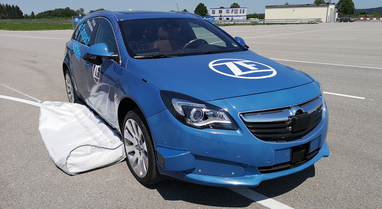 Zewnętrzny airbag ZF - ochrona auta przed… innym autem