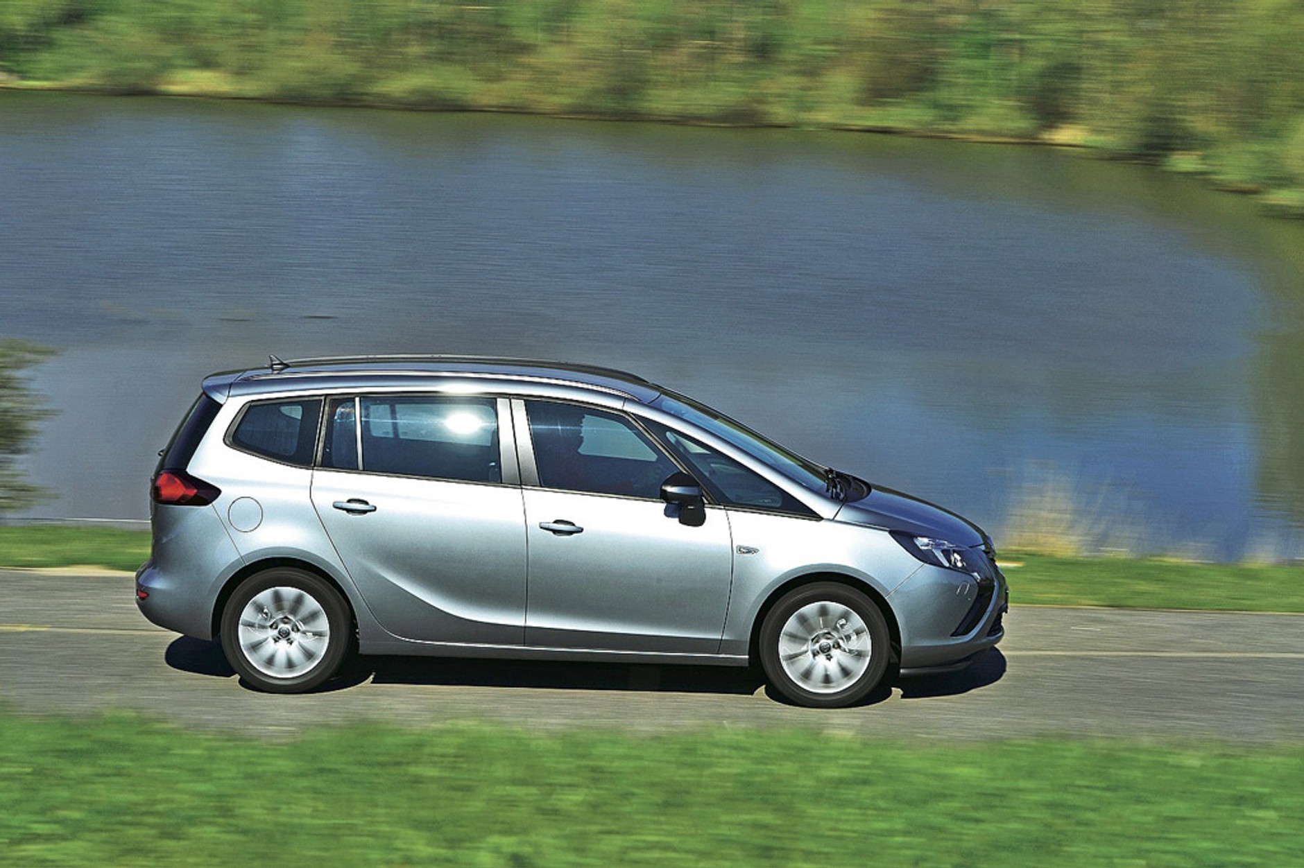 Renault Grand Scenic kontra Ford Grand C-Max, Opel Zafira i Volkswagen Touran