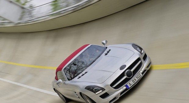 Mercedes SLS AMG Roadster: 571 KM w sam raz jak na roadster