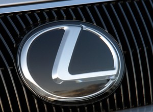 Lexusy z Polski do serwisu