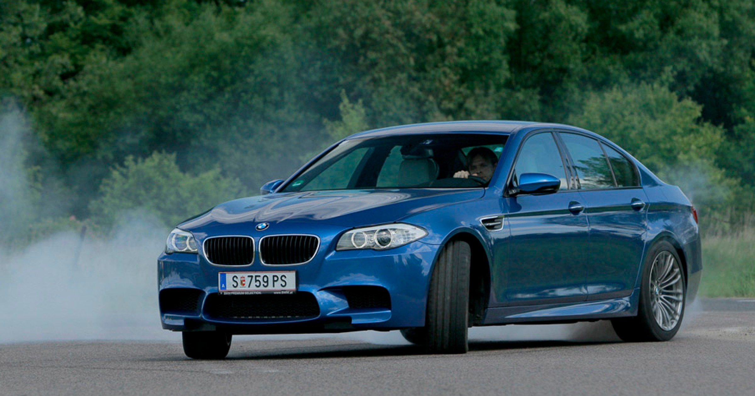 BMW M5: wirtuoz driftu i nie tylko
