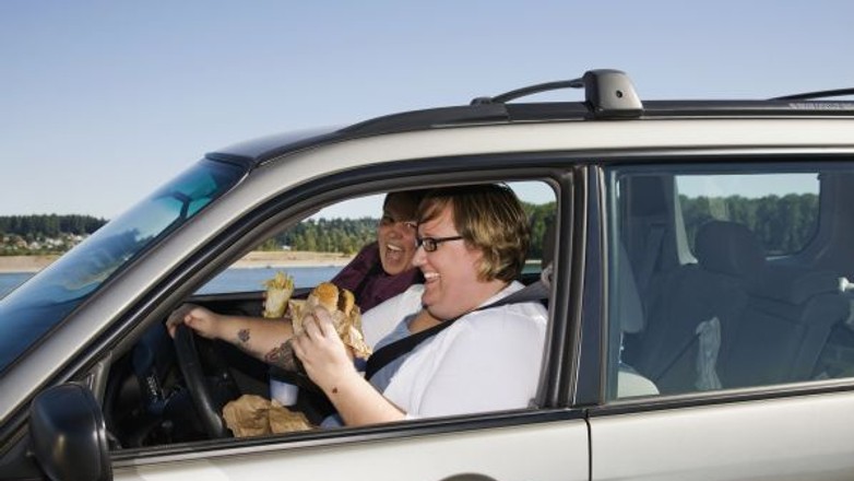 Jedzenie w samochodzie