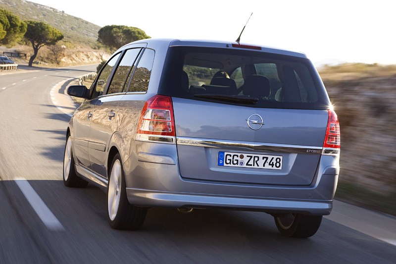 Opel: nowa Zafira w natarciu od lutego (dane techniczne plus ceny w Polsce)