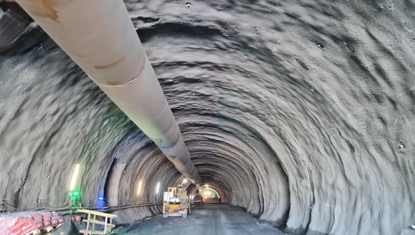 Budowa tunelu trasy S3 na Dolnym Śląsku już na półmetku [Zdjęcia]