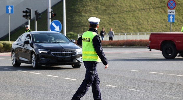 Ograniczenia prędkości w Polsce. Pułapki, trudne przepisy i wyjątki. Mamy całą listę