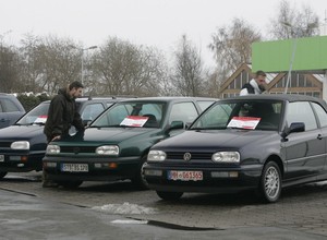 Kabriolet, motocykl, terenówka - które pojazdy tanieją jesienią?