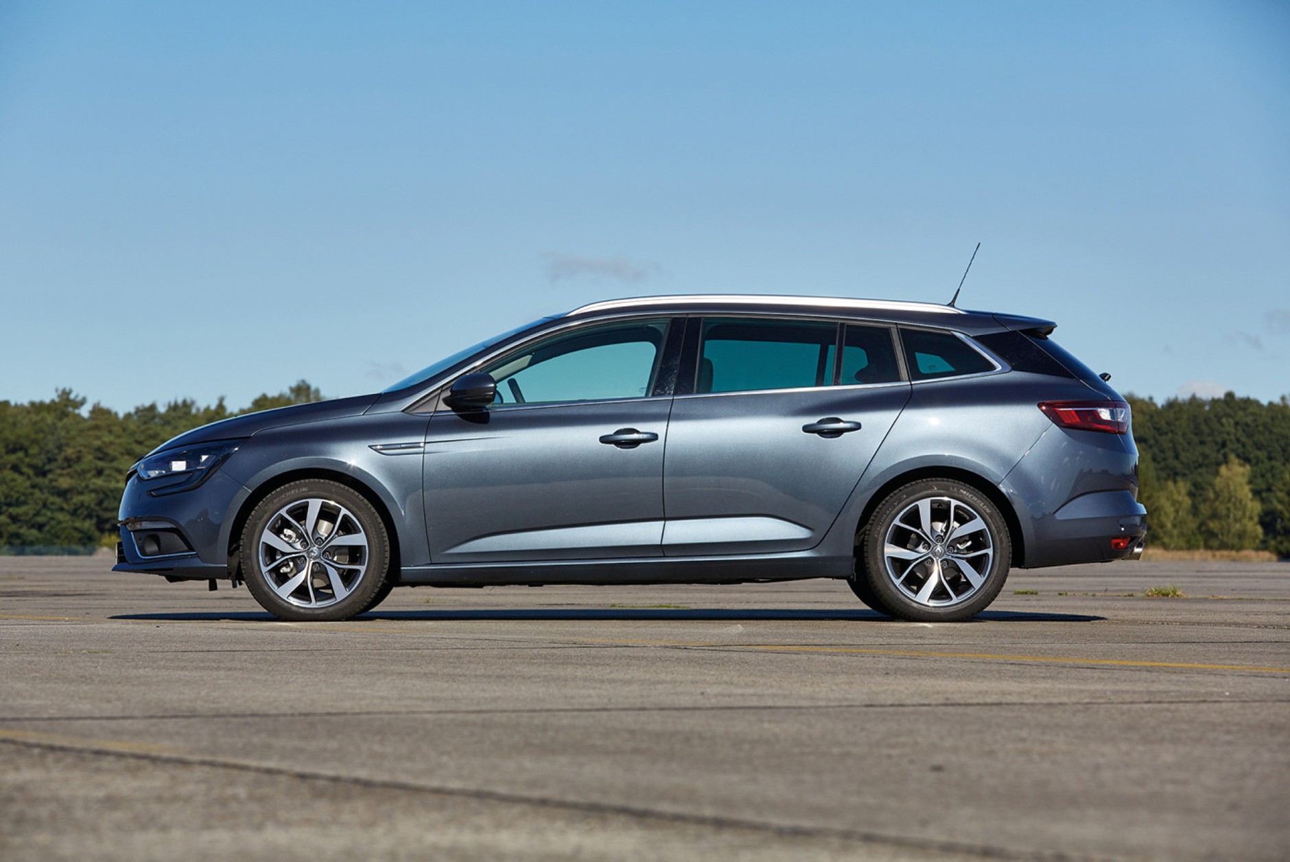 Nowe Renault Megane Grandtour kontra Opel Astra i Peugeot 308