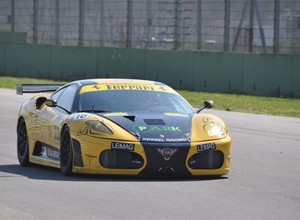 GT Open 2010: w Walencji samochodem z kirem na znak żałoby