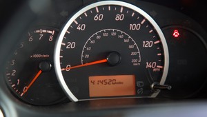 Przejechali małym Mitsubishi 666 tys. km w sześć lat