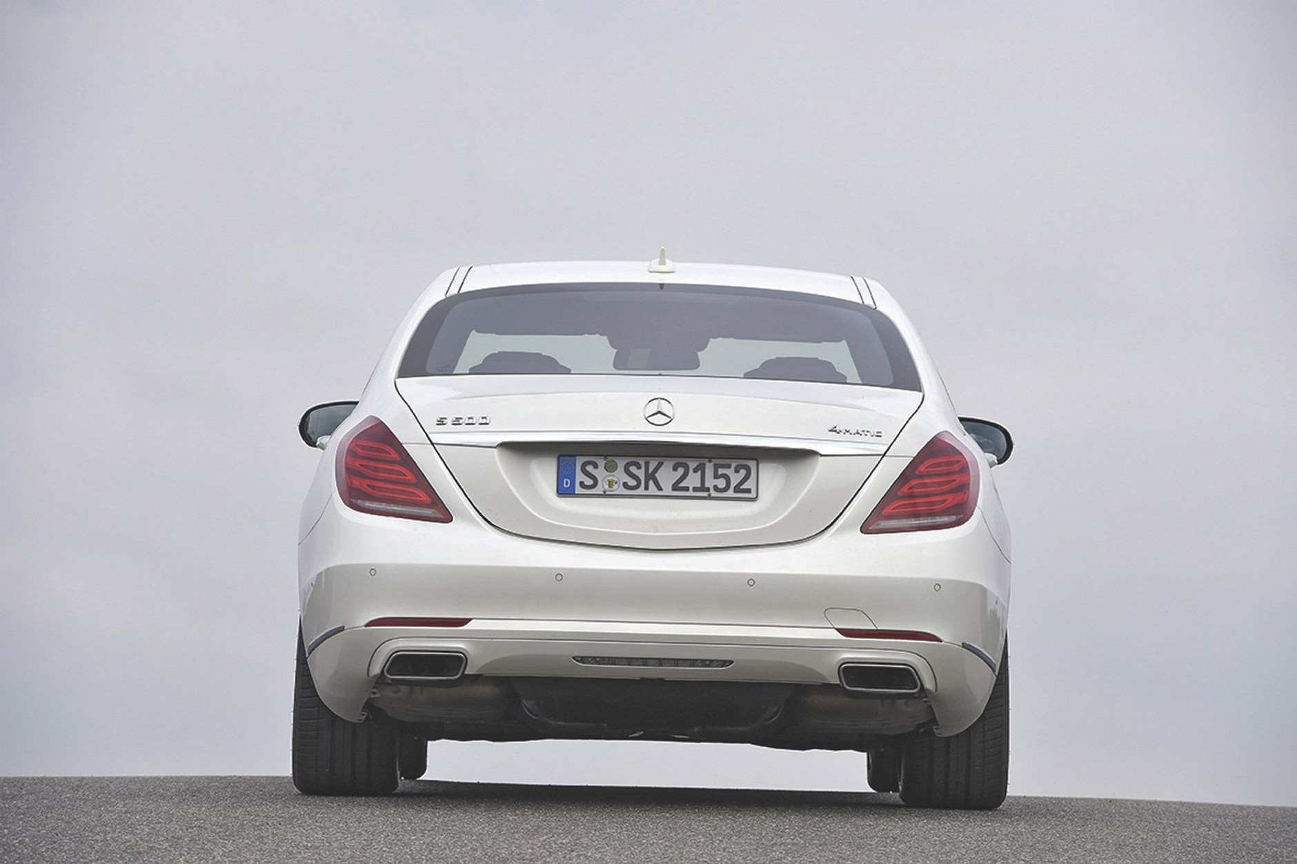 Limuzyna dla szefa wszystkich szefów - nowe BMW 750i kontra Audi A8, Mercedes klasy S i Porsche Panamera