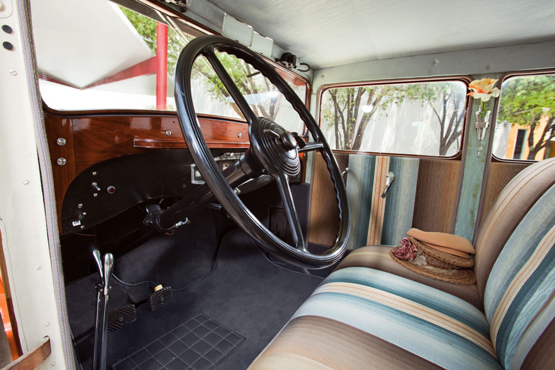 Ruxton Eight Sedan - pechowe pionierskie auto