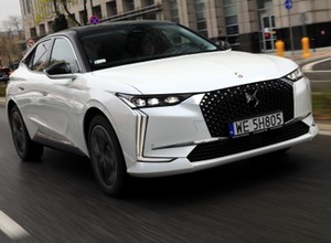Stylowy, oszczędny i nietypowy DS 4 E-Tense 225. Do tego może być ładowany z gniazdka