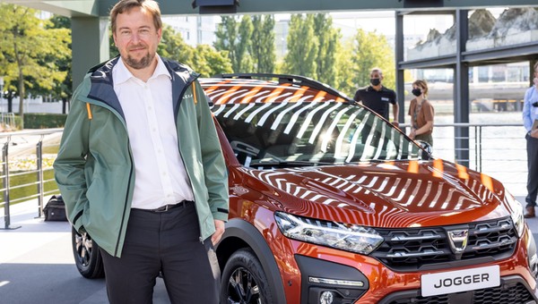 Szef sprzedaży Dacii uważa, że jego firma jako jedna z ostatnich będzie oferować auta spalinowe