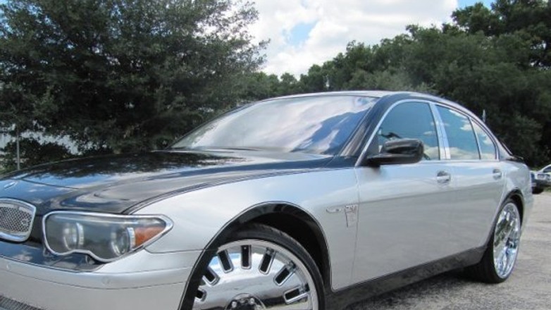 BMW 745i - o kurcze, czy właściciel zażył rano tabletki?